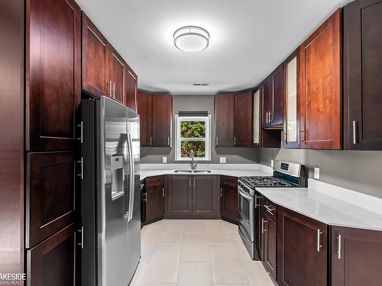 8281 Meadow Ave — Photo 16