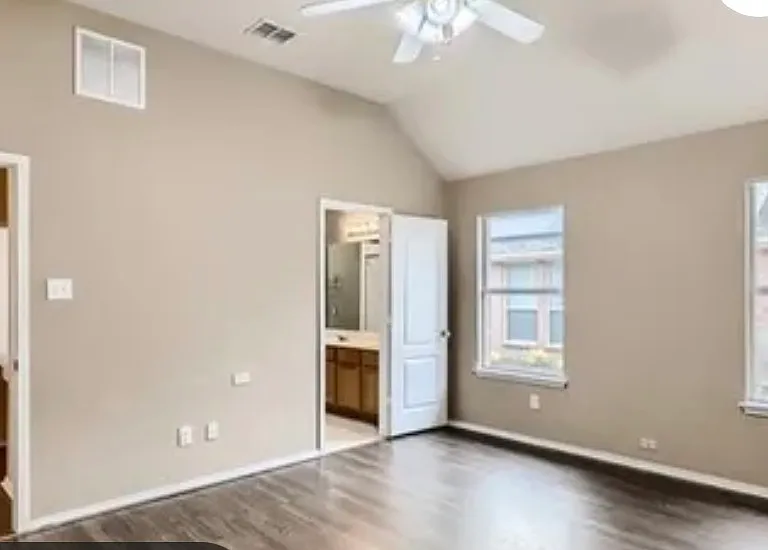 1574 Hansberry Dr — Photo 7