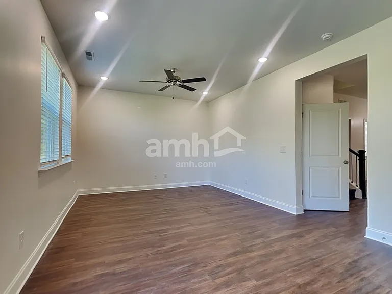 11217 Callahorn Dr — Photo 6
