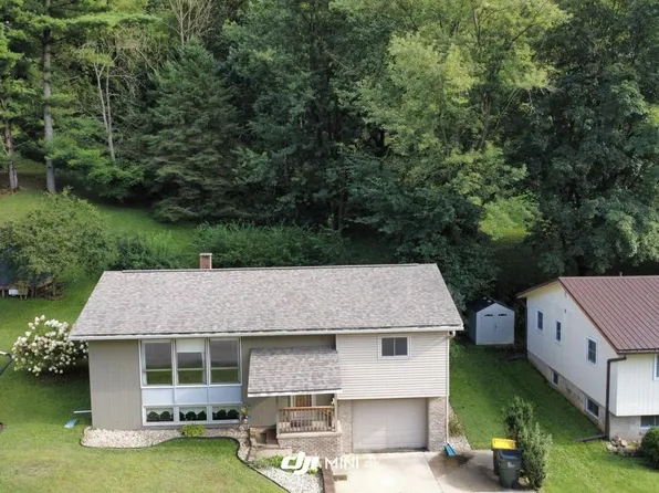 987 Valley View Drive, Richland Center, WI 53581