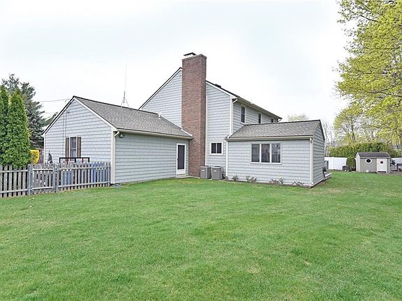 3rd image of 91 Hollyhock Dr