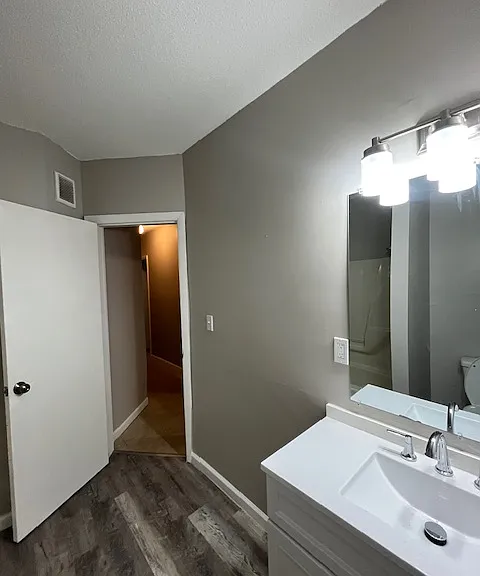 40 E Liberty St #1 — Photo 12
