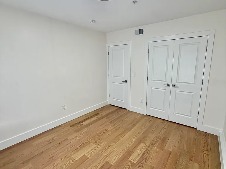 418 Avon Ave #1 — Photo 18