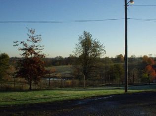 1656 Peacock Rd, Paris, KY 40361