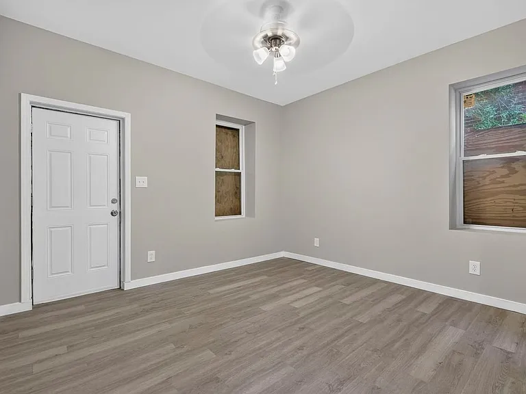 3225 Minnesota Ave #1F — Photo 2