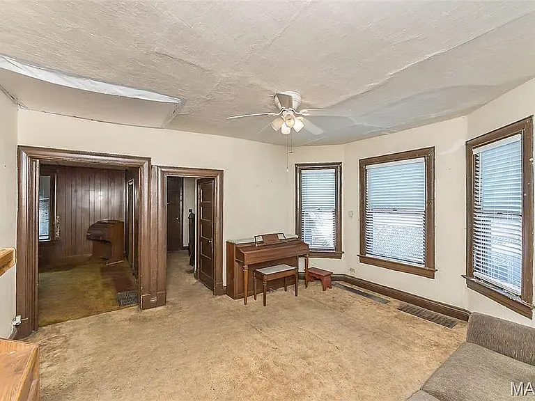 1911 Benton St — Photo 6