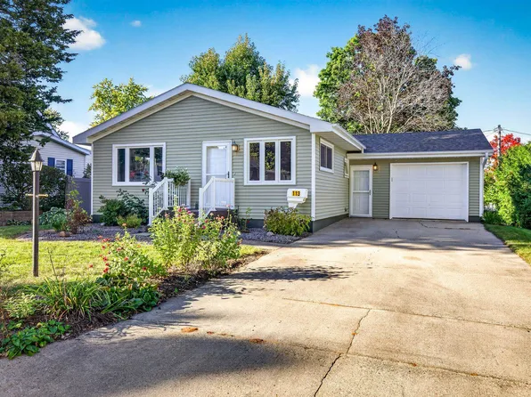 113 E Cameron St, New London, WI 54961
