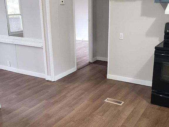 4th image of 205 Hialeah Dr