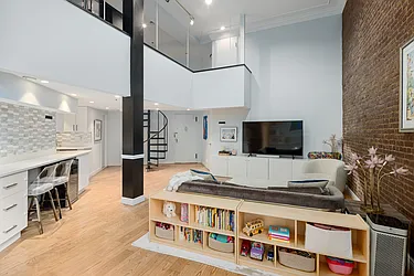 77 Bleecker Street, #320