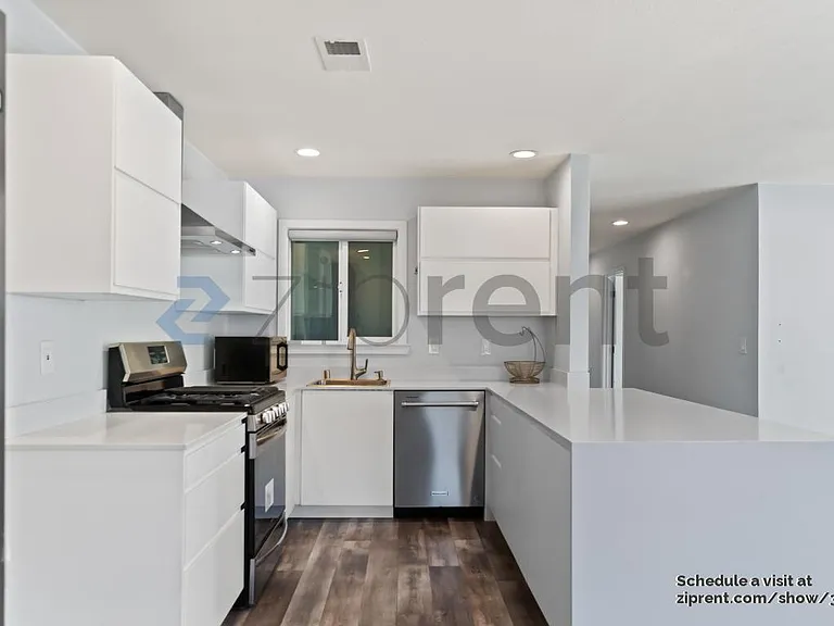 1796 Wyrick Ave — Photo 12