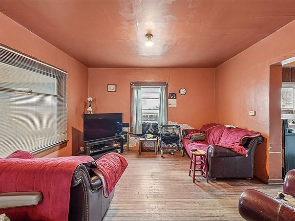 5th image of 1164 19th St