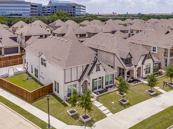 Ariel View - Huge side yard - Corner lot