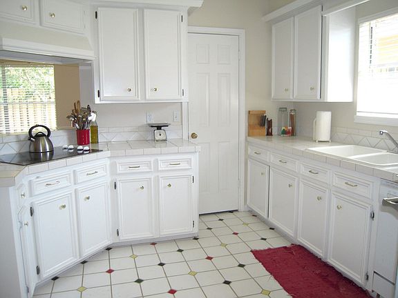 Bright large kitchen.
