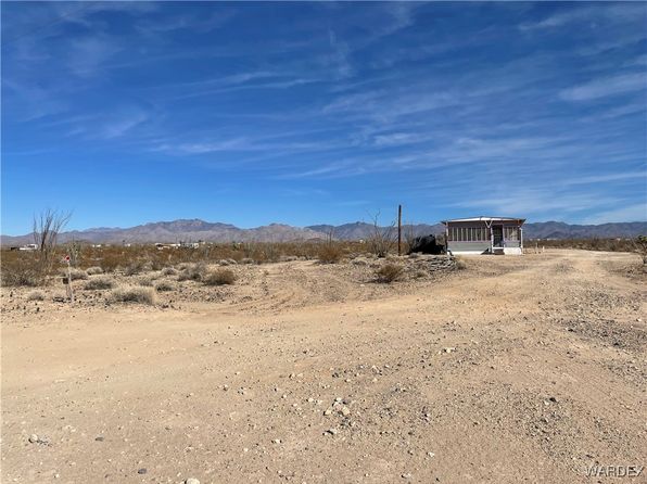14360 S Aripine Rd, Yucca, AZ 86438
