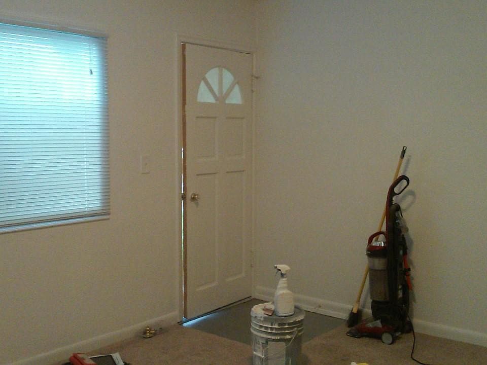 1st image of 1209 Wood Ave APT 1