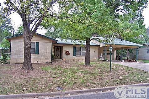 3rd image of 519 Ravenwood Dr