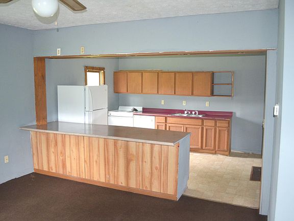 2nd image of 81 Main St #A