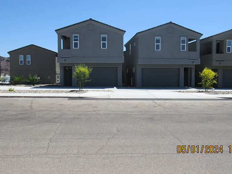 1045 Melrose Dr — Photo 1