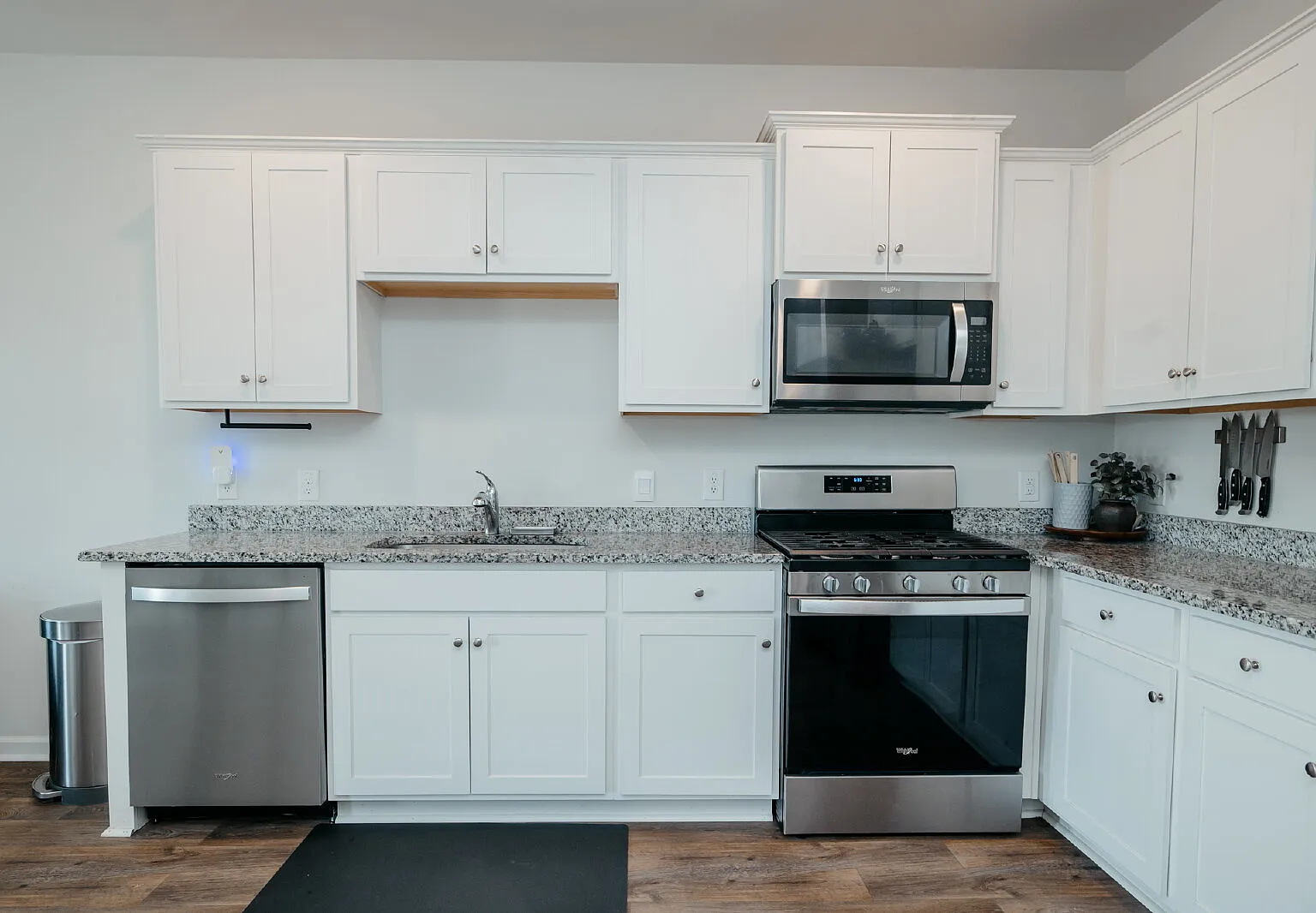 3 bed, 2.0 bath, 1175 sqft, $2,350 — Photo 4
