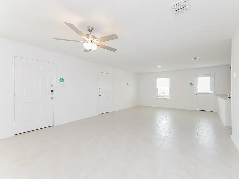 1536 Highbridge Blvd — Photo 5