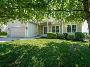 864 E Cheyenne St, Gardner, KS 66030