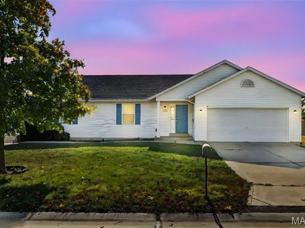 2625 Breezy Point Ln, O'Fallon, MO 63368