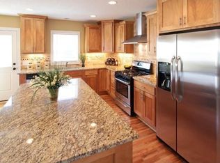 1636 Saunders Ave, Saint Paul, MN 55116