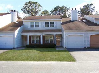 209 Haddon Hollow Ct, Middle Island, NY 11953
