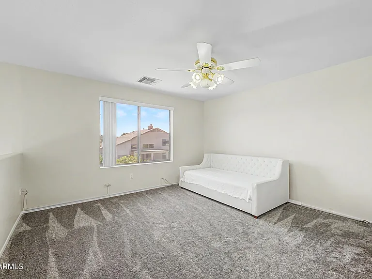 1015 E Irma Ln — Photo 23