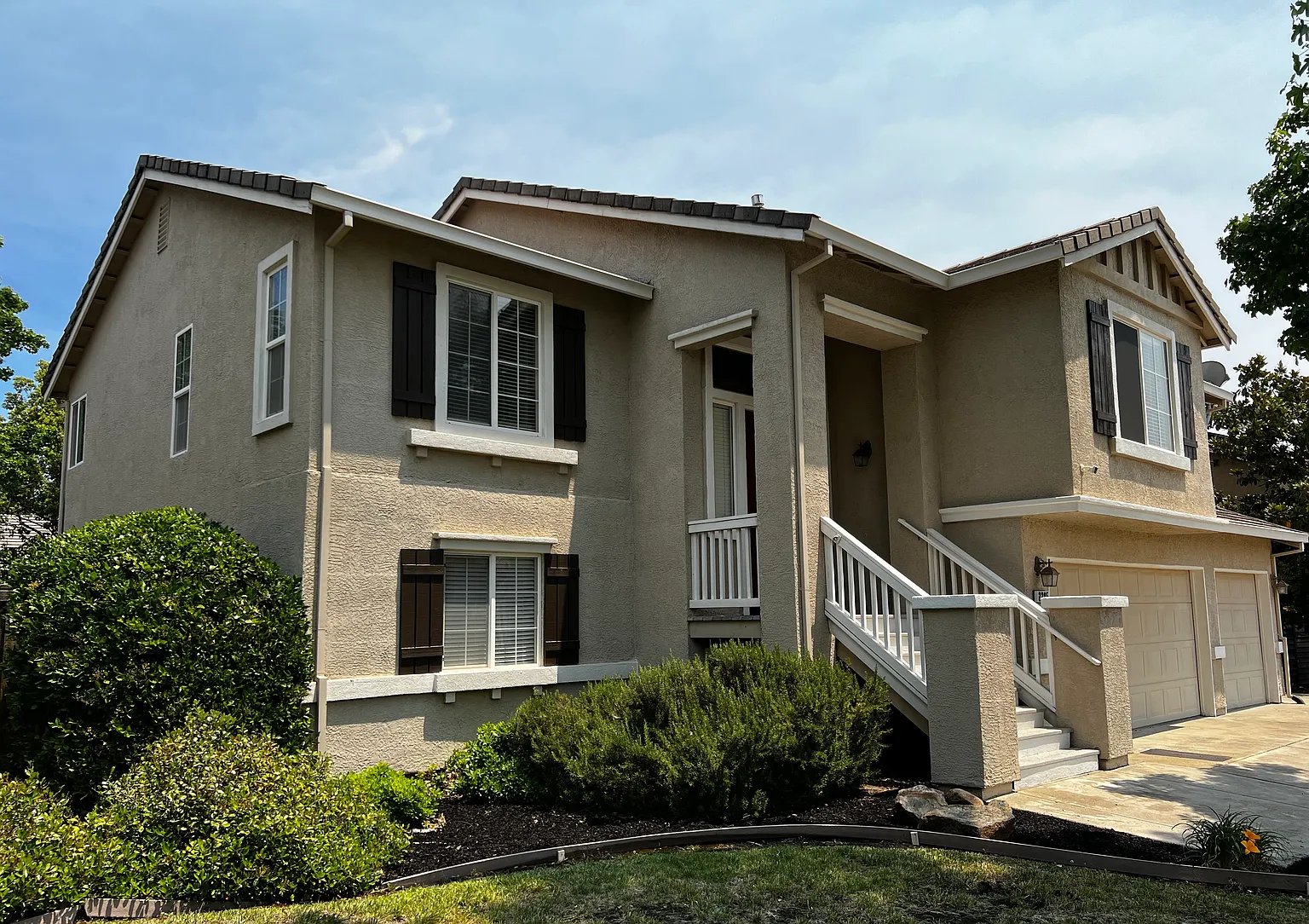 2285 Summer Dr photo 1