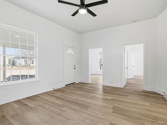 4th image of 604 E Morton St