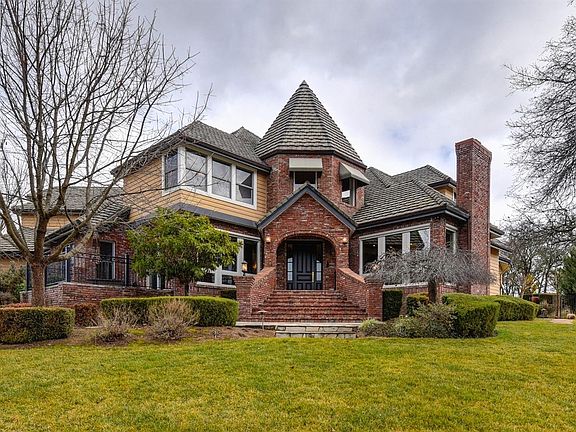 3rd image of 1781 Lakehills Dr