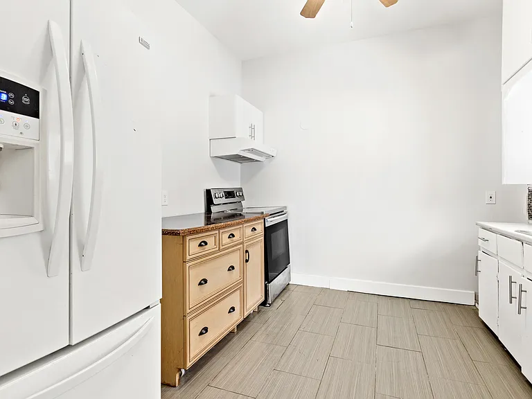481 Besserer St #1 — Photo 8