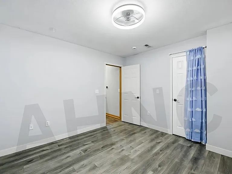 218 Hillside Dr — Photo 5