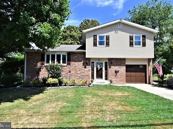 957 Poplar St, Langhorne, PA 19047