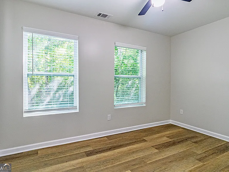 2741 Village Green Dr — Photo 15