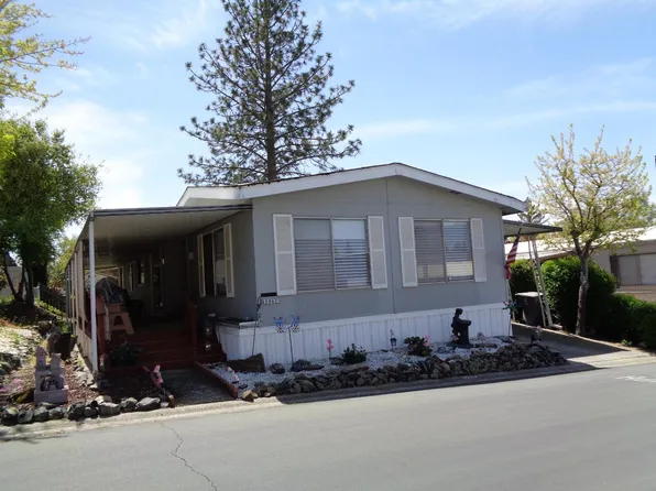 12214 Hemlock Dr, Auburn, CA 95603