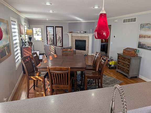 5th image of 206 W 78th St