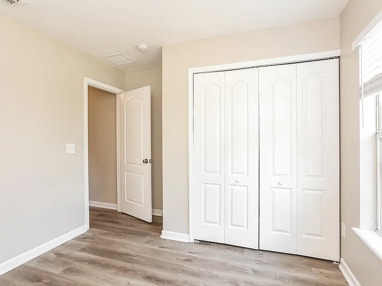 392 Bostwick Cir — Photo 13