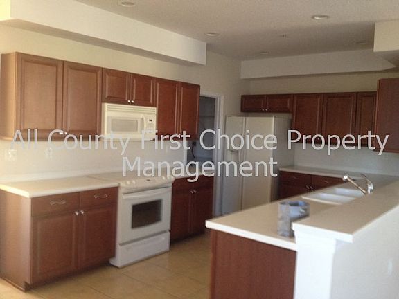 2nd image of 642 Wells Ct Unit 401
