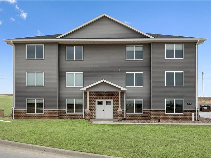 1st image of 7060 Thunder Valley Dr #9