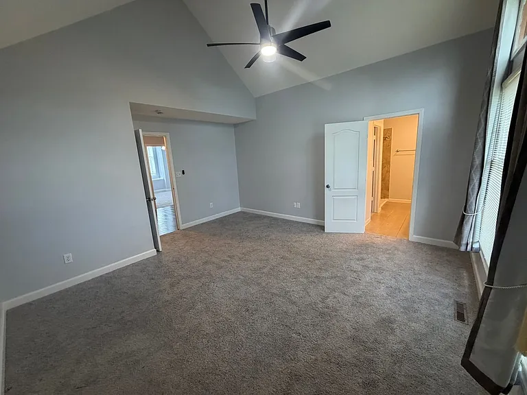 401 Dustin Dr — Photo 17
