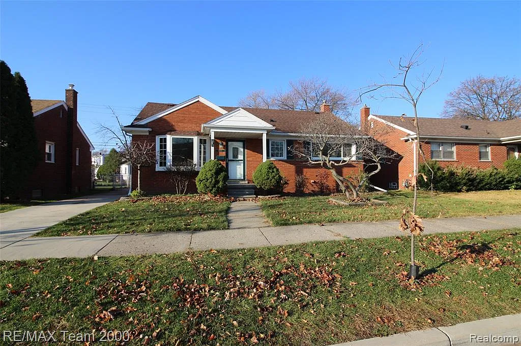 3 bed, 2.0 bath, 1907 sqft, $1,700 — Photo 4