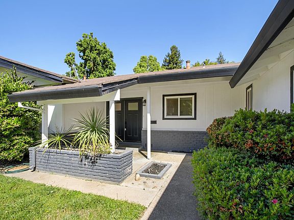 2nd image of 1089 Sand Bar Cir