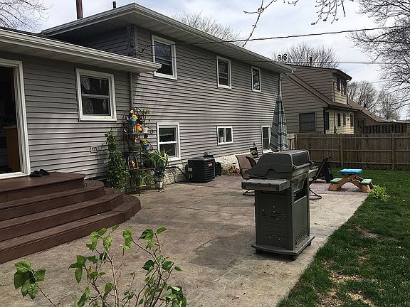 2nd image of 55 N Dubuque St