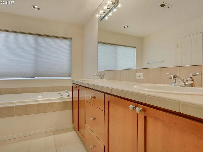 13583 NW Henninger Ln — Photo 18