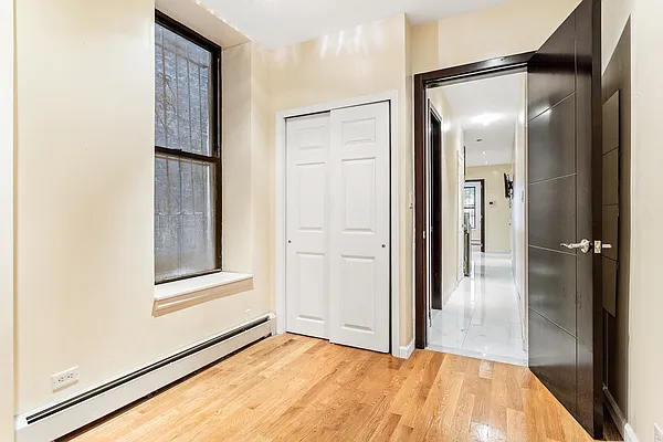 Rented by Safdie Realty Group | media 21