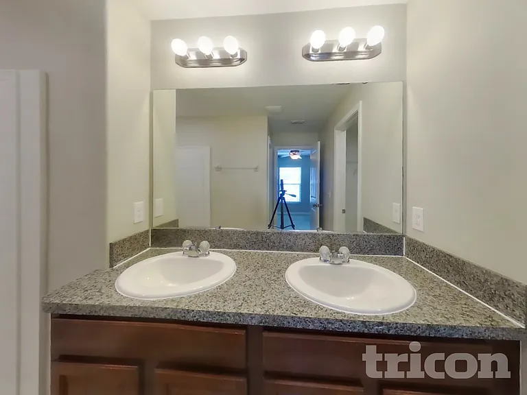 10129 Carloway Hills Dr — Photo 8