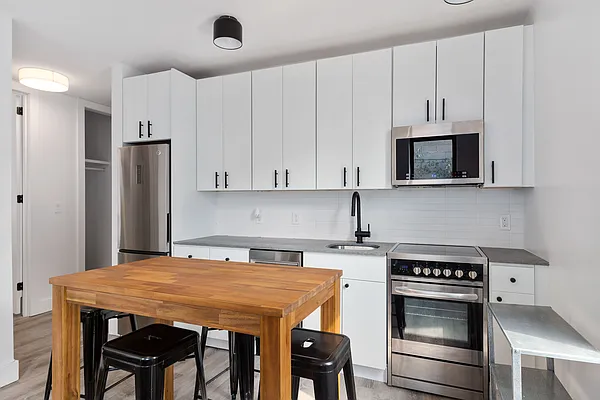 Rented by MNS | media 6