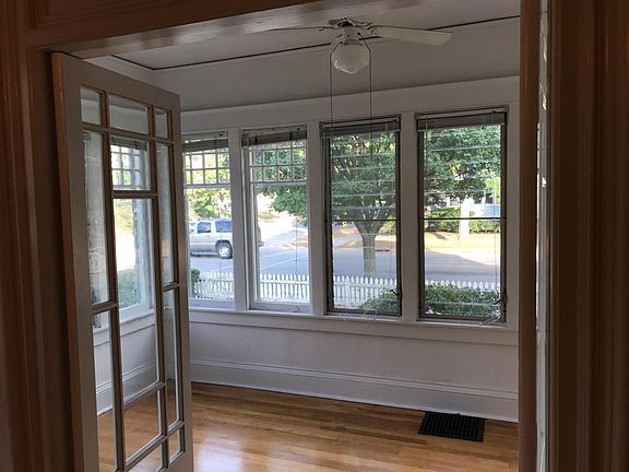 4th image of 480 Crescent St NE